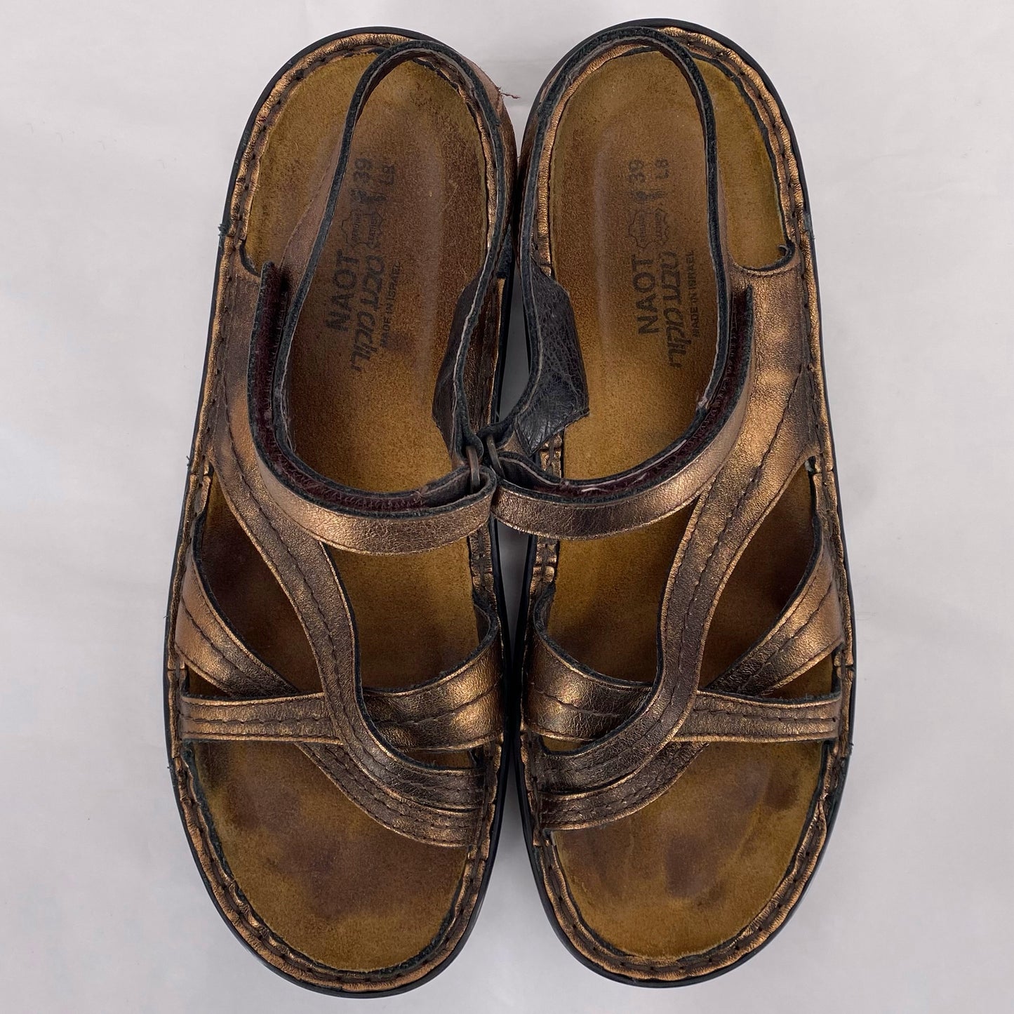 GOLD W Shoe Size 39 NAOT Sandals