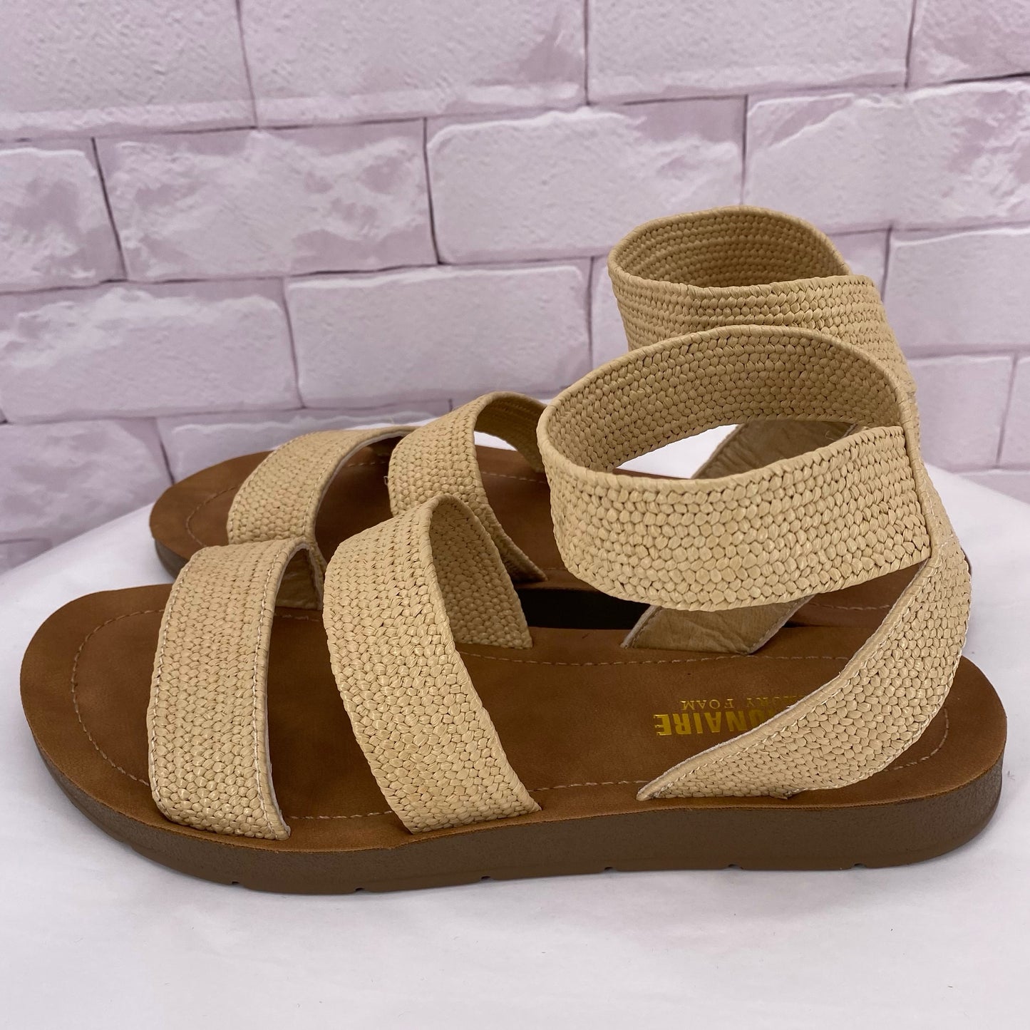 Tan W Shoe Size 7.5 CUSHIONAIRE Sandals
