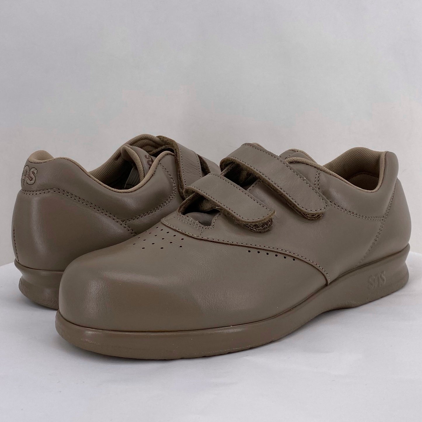 BROWN W Shoe Size 8.5 SAS Sneakers