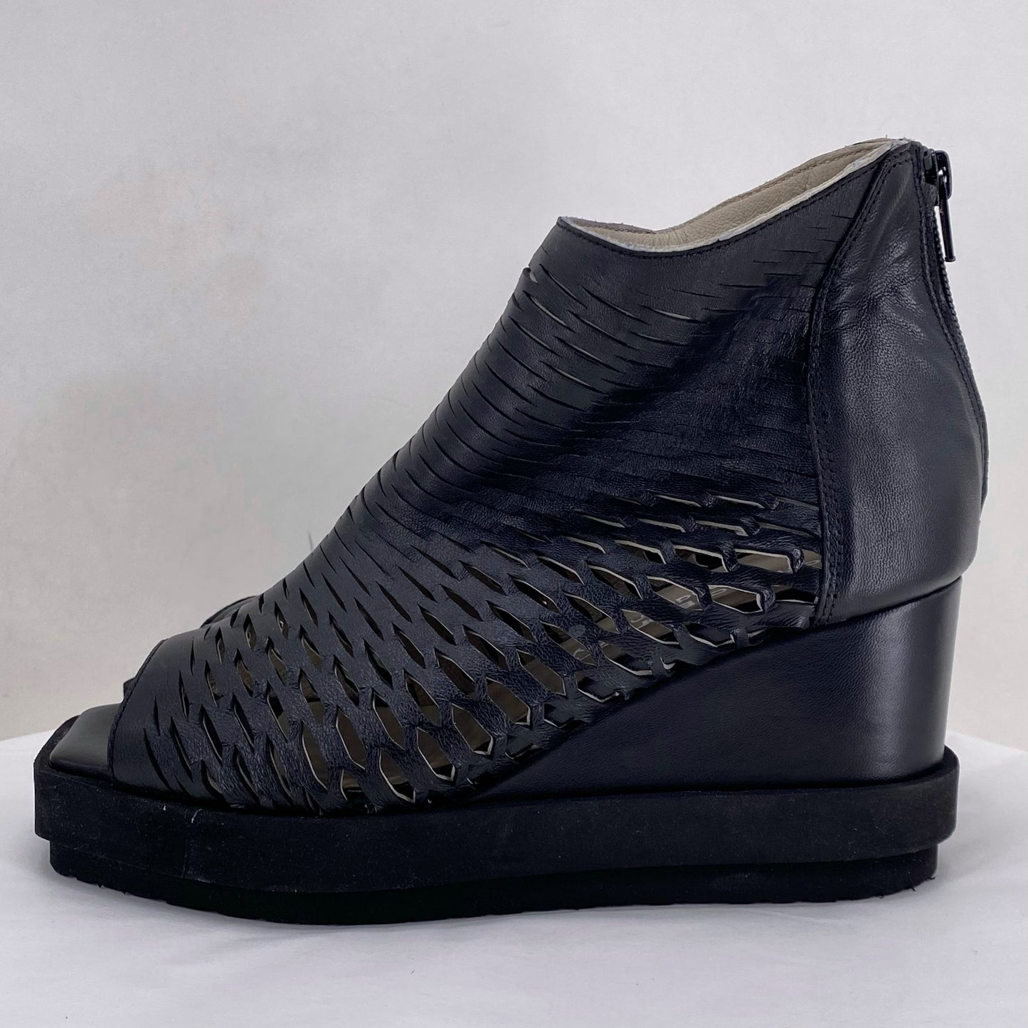 Black W Shoe Size 38 Sandals