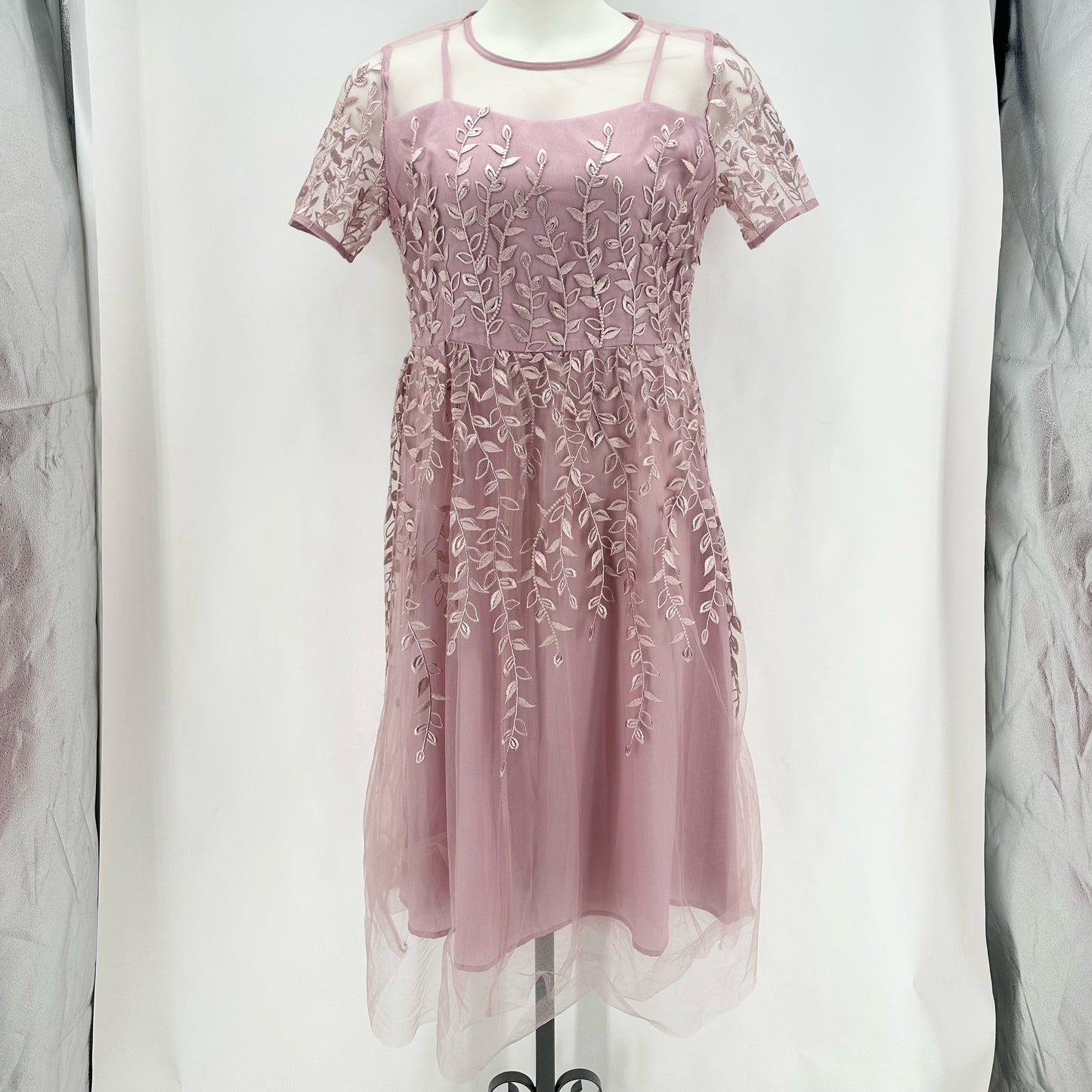 Size L LEAVES Dress