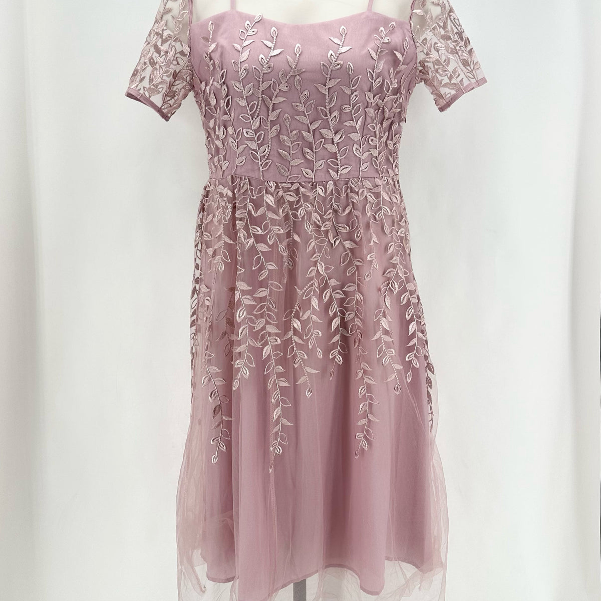 Size L LEAVES Dress