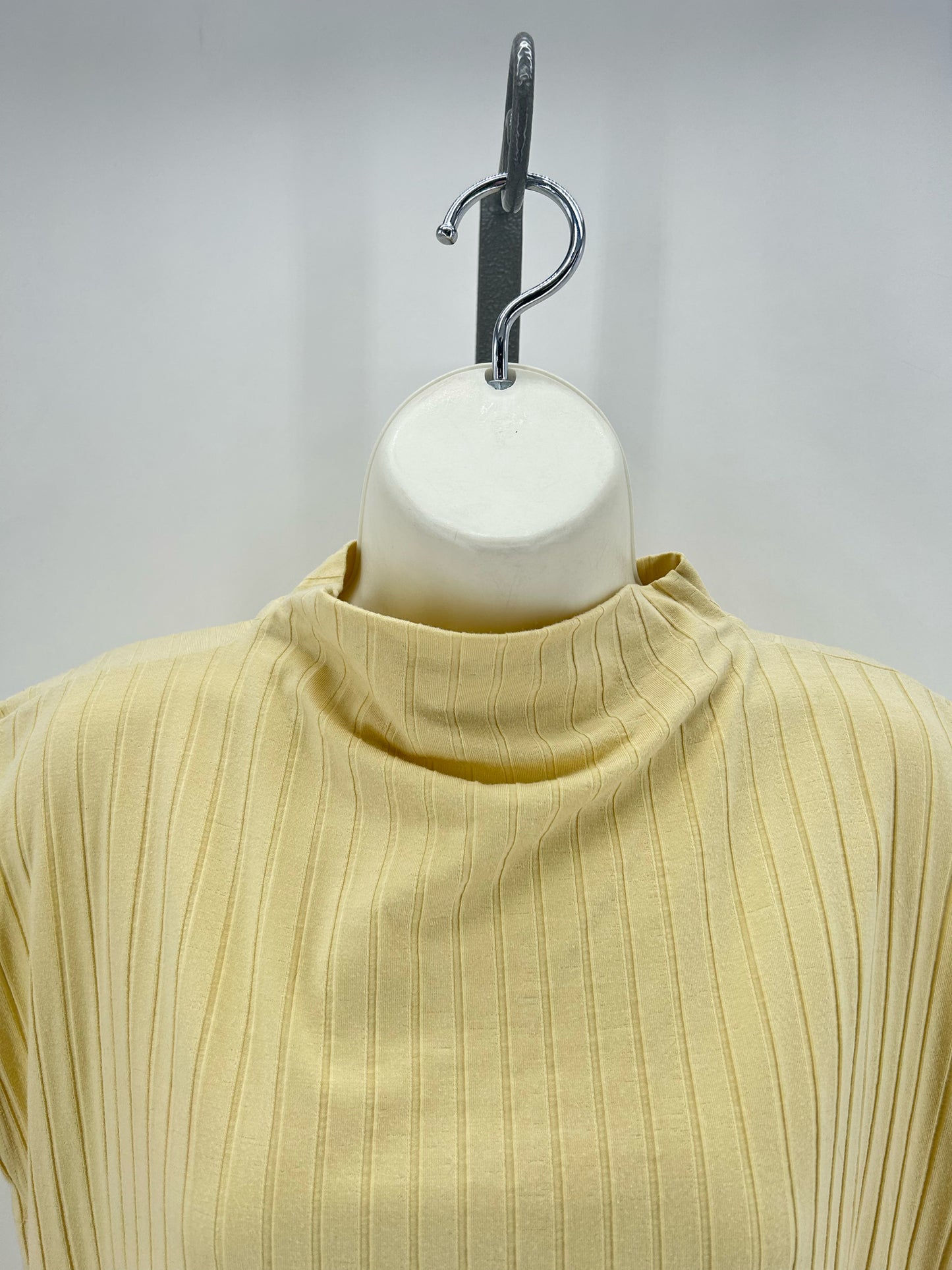 Size M EILEEN FISHER Shirt