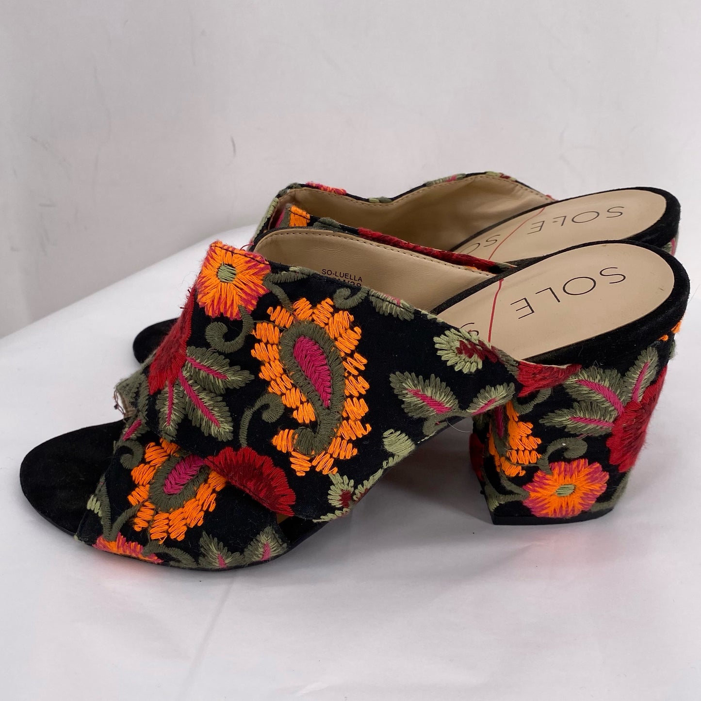 Black W Shoe Size 7.5 SOLE SOCIETY Sandals