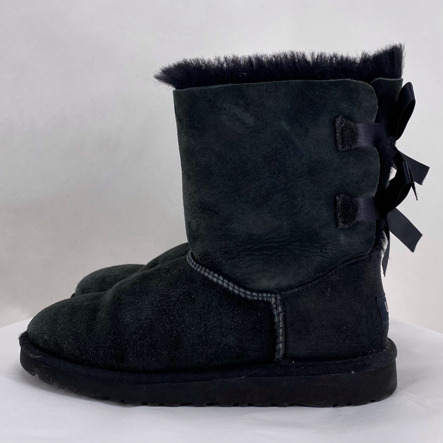 Black W Shoe Size 6 UGG Boots
