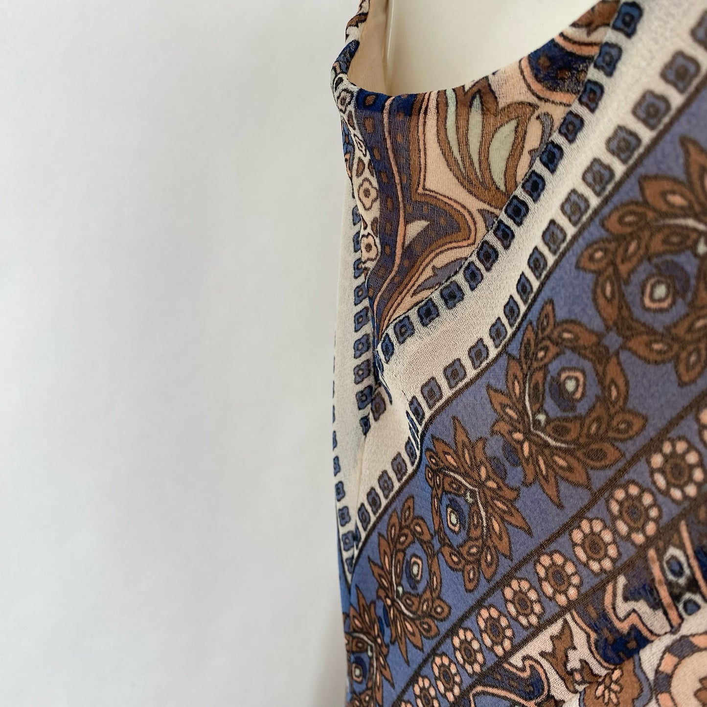 Size XS BCBG MAXAZRIA Paisley Dress