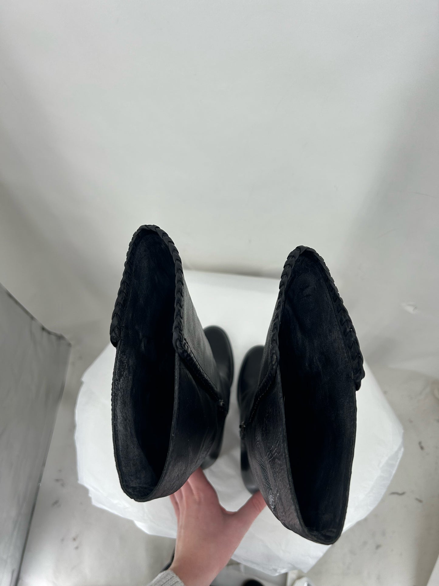 Black W Shoe Size 9 FRYE Boots