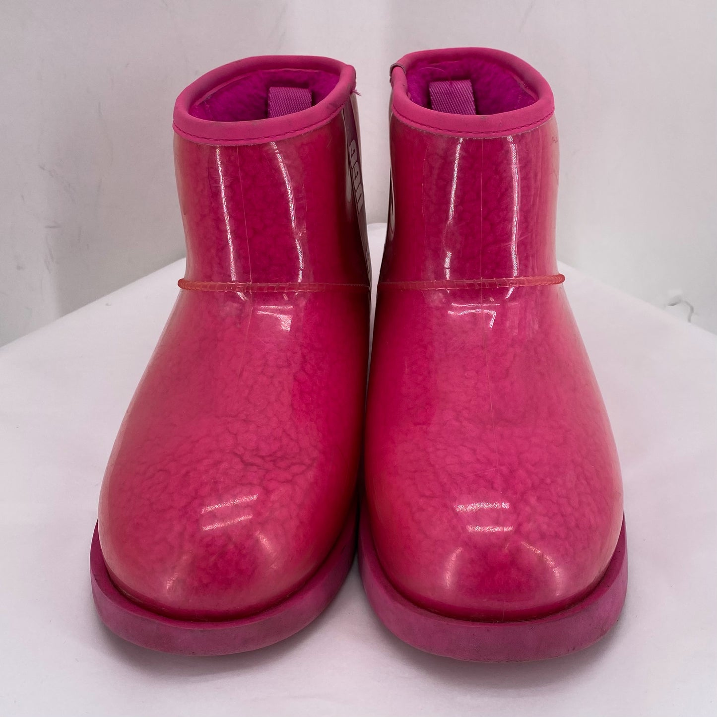 Pink W Shoe Size 9 UGG Boots