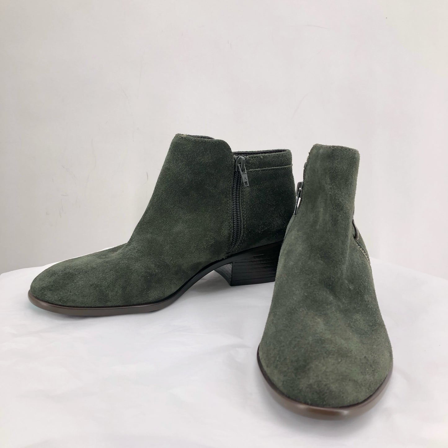 Green W Shoe Size 7.5 AEROSOLES shooties/booties