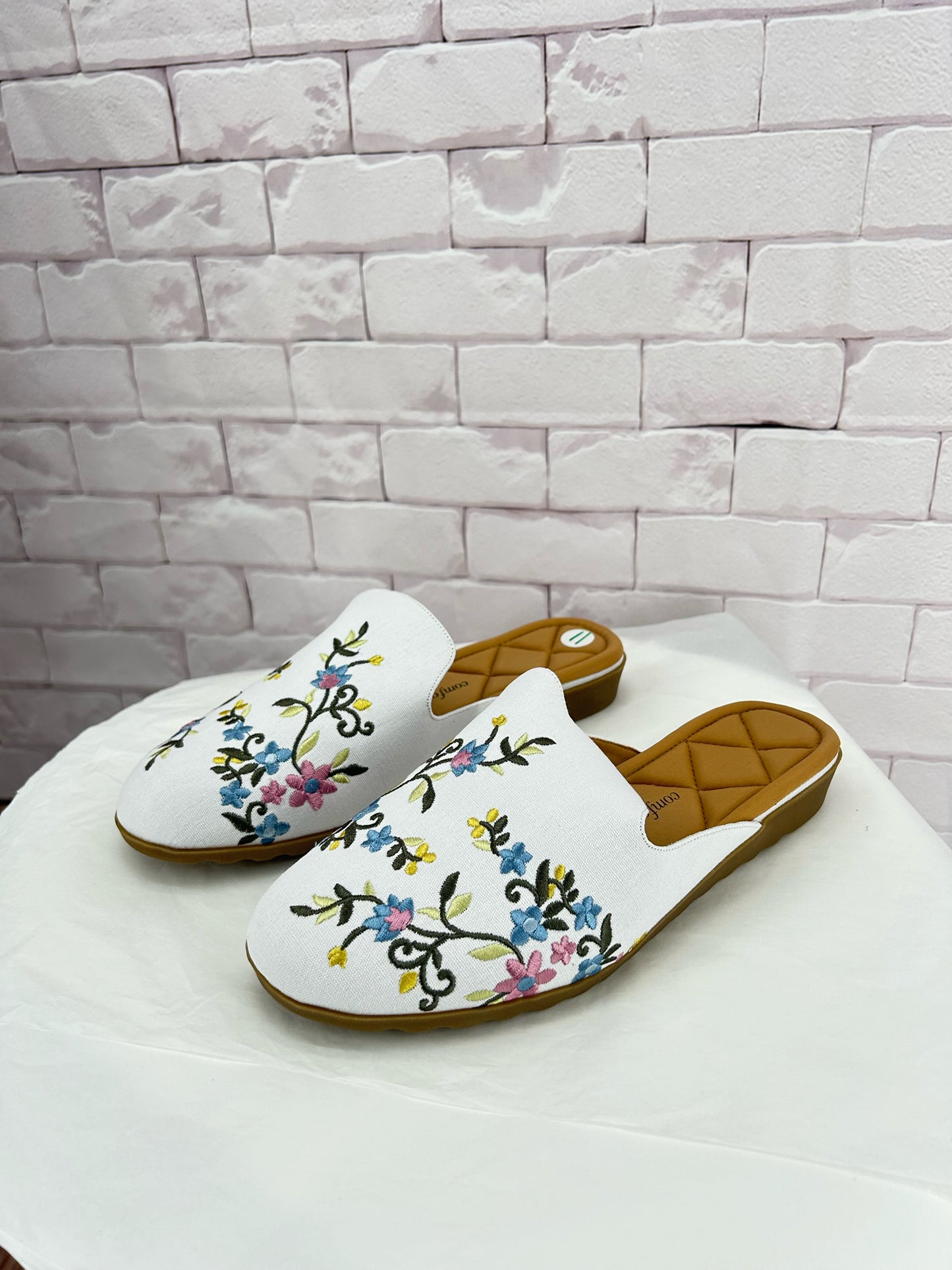 White W Shoe Size 11 COMFORTVIEW Mules