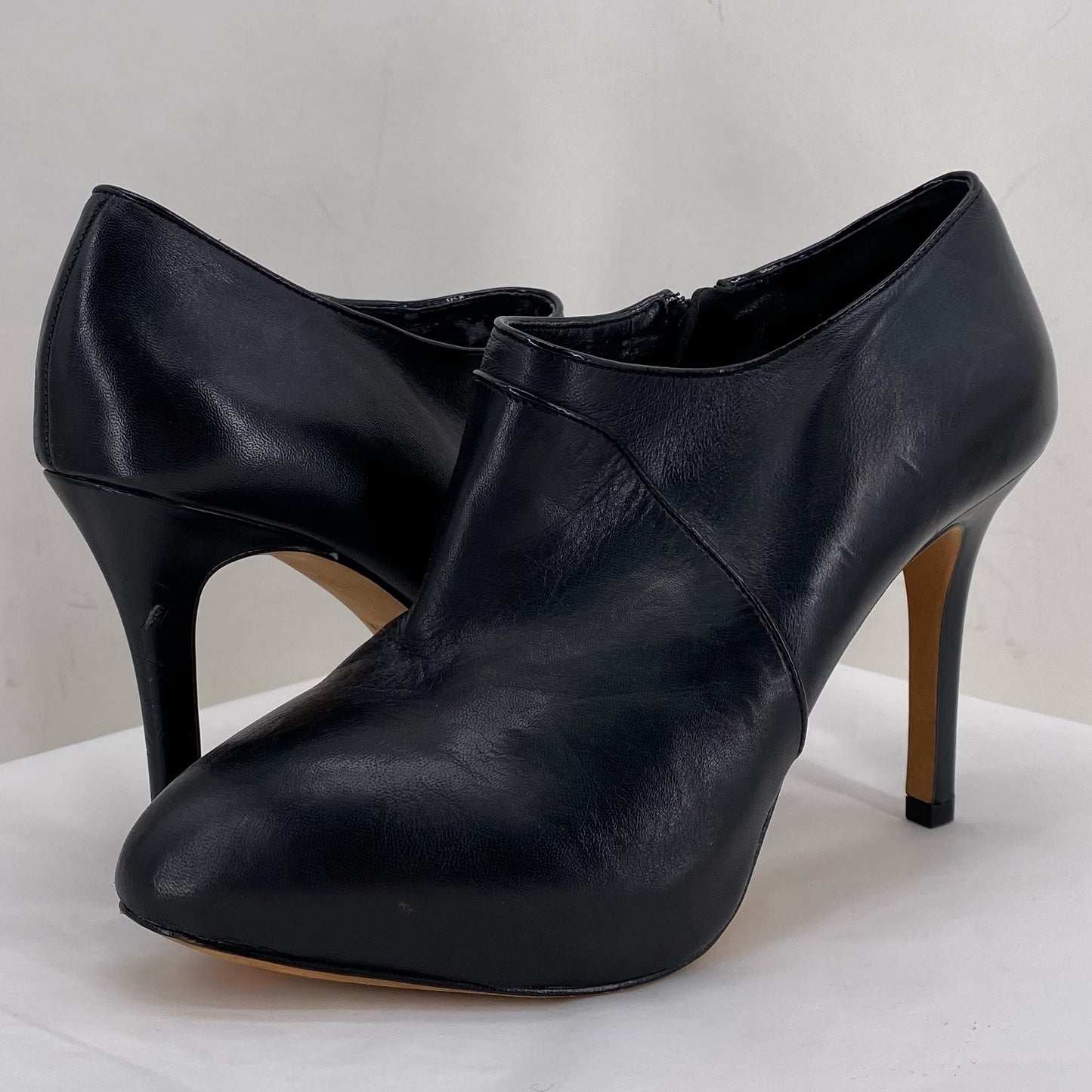 Black W Shoe Size 8.5 ANTONIO MELANI shooties/booties