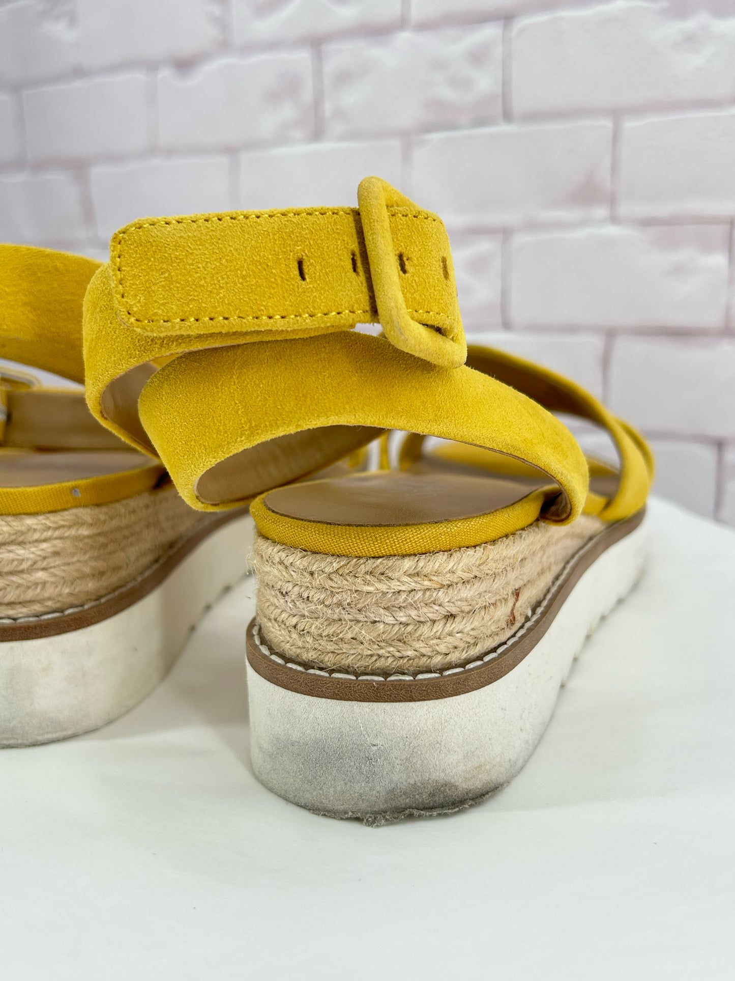 Yellow W Shoe Size 8.5 FRANCO SARTO Sandals
