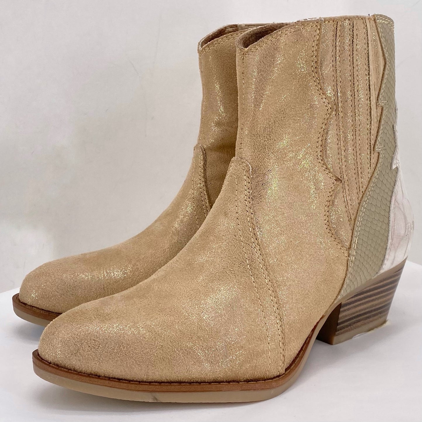 LT TAN W Shoe Size 6 BLOWFISH Boots