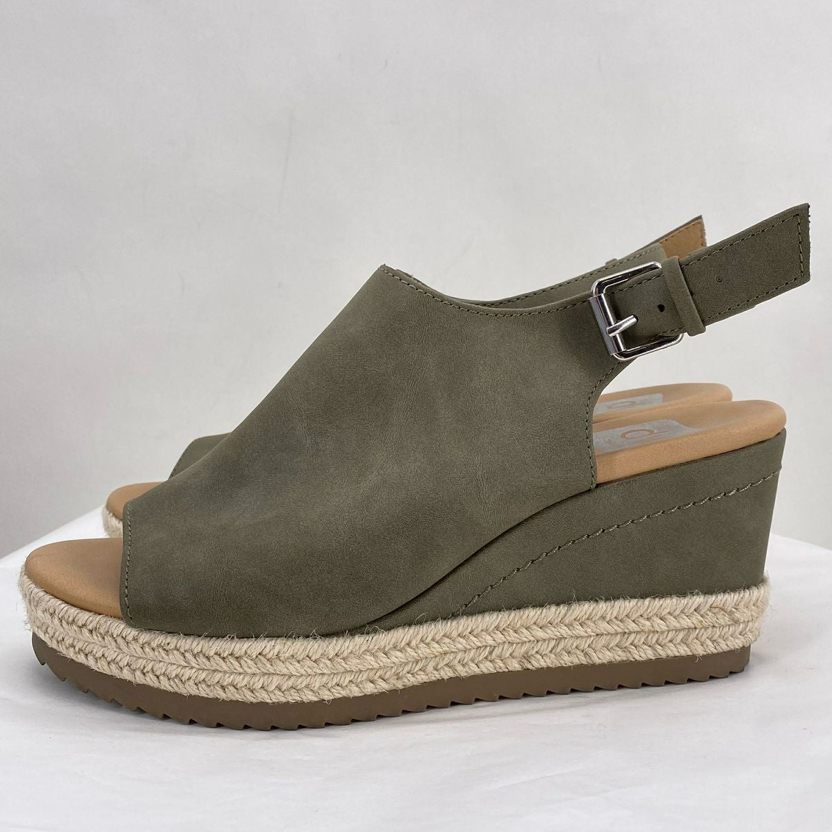 Green W Shoe Size 7.5 DOLCE VITA Wedge