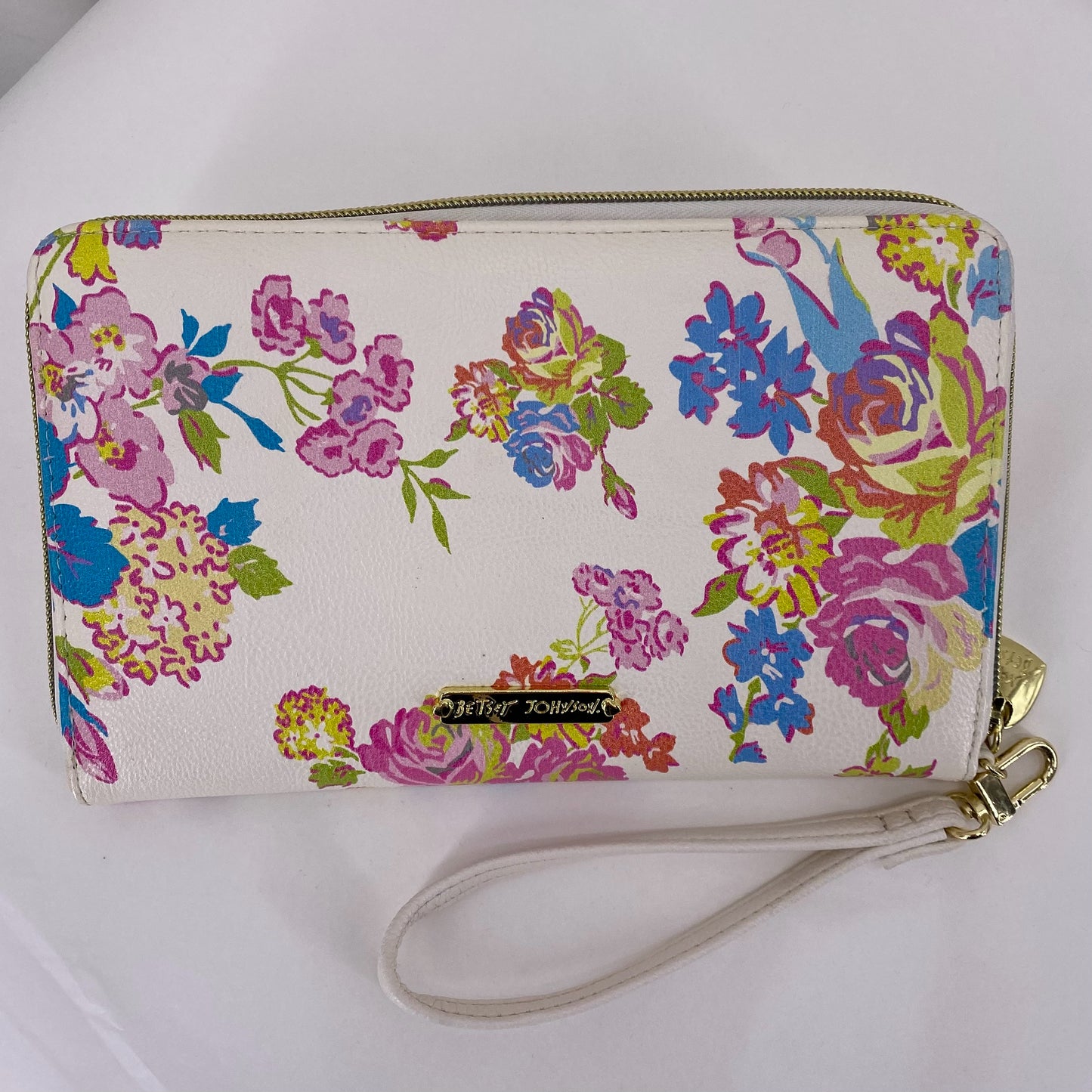 White Betsy Johnson Wristlet
