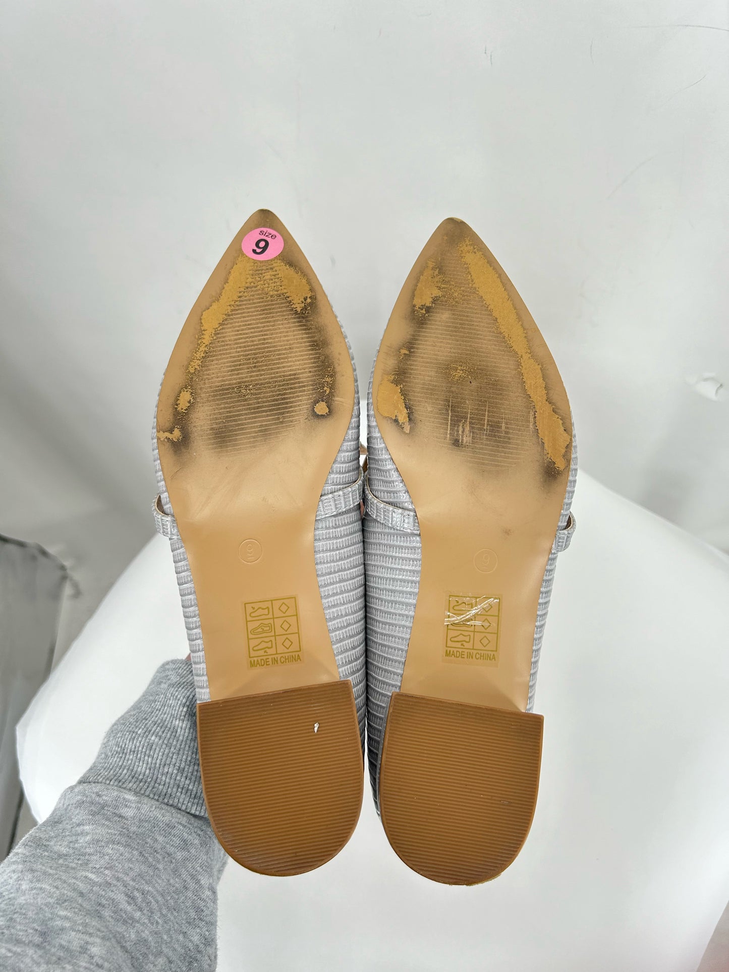 Gray W Shoe Size 9 JOURNEE COLLECTION Flats