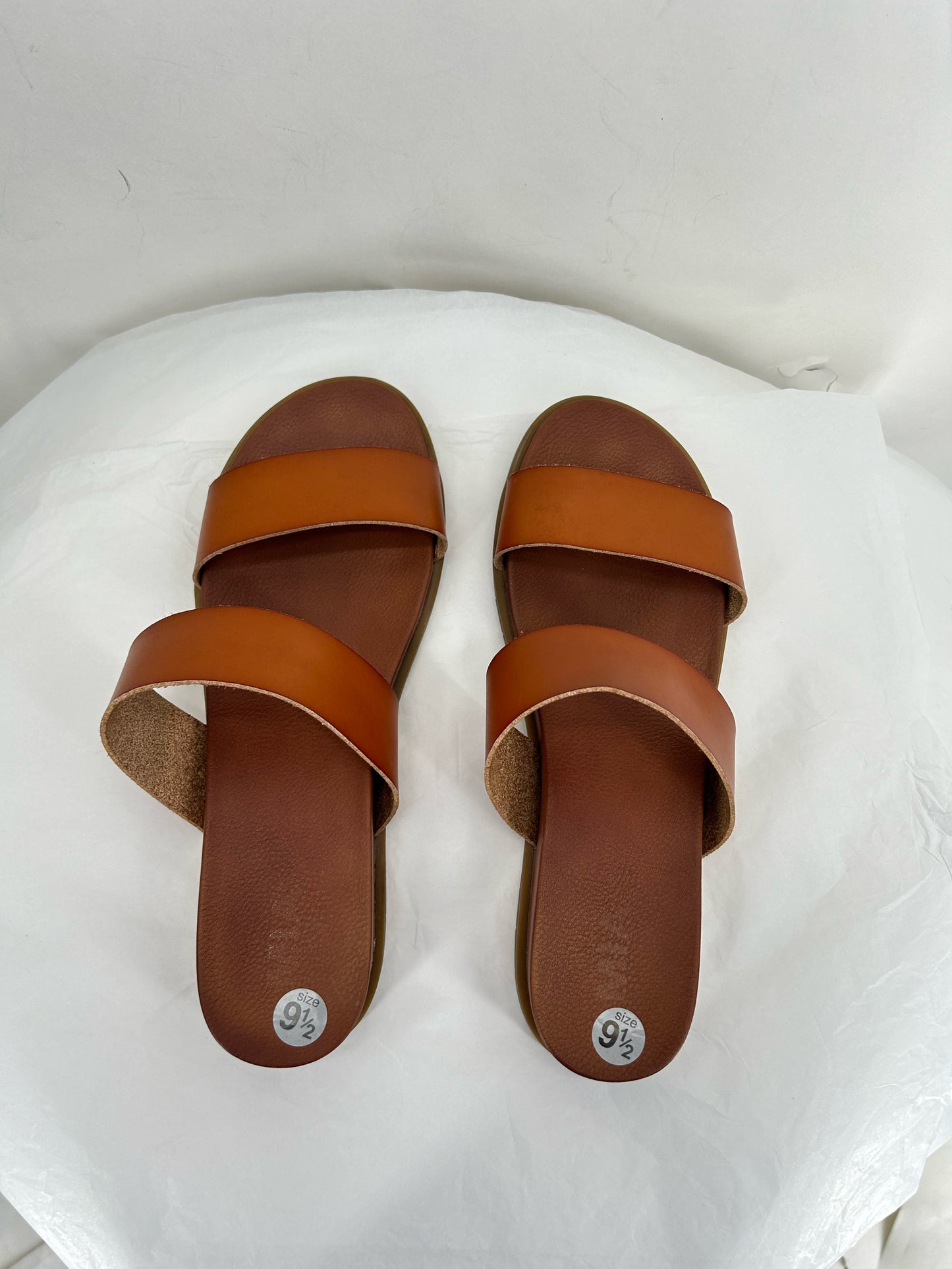 BROWN W Shoe Size 9.5 MIA Sandals