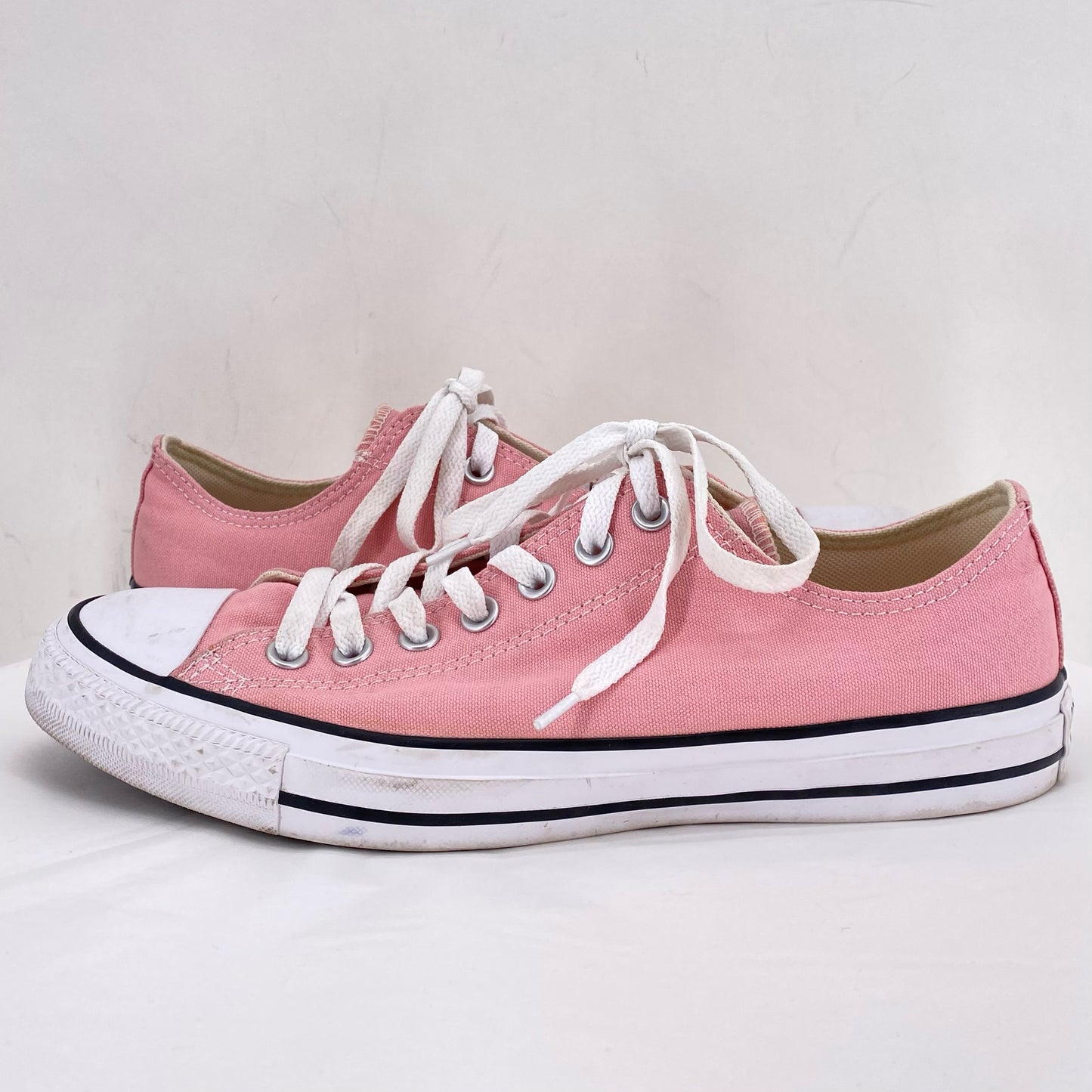 Pink W Shoe Size 11 CONVERSE Sneakers