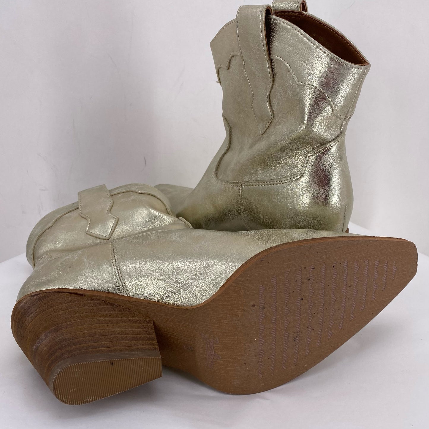 GOLD W Shoe Size 8 ZODIAC Boots