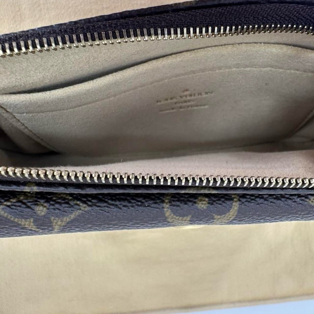 BROWN LOUIS VUITTON Wristlet