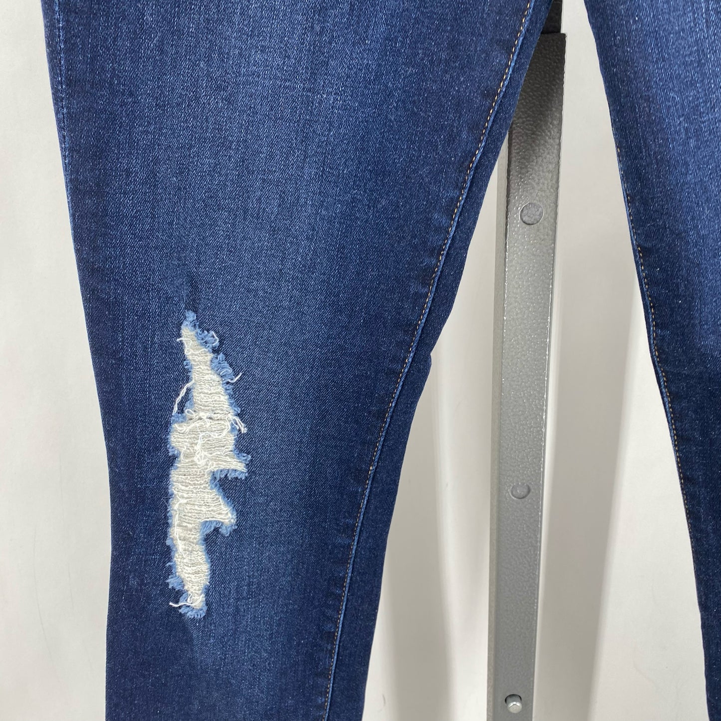 Size 27 FRAME DENIM Jeans
