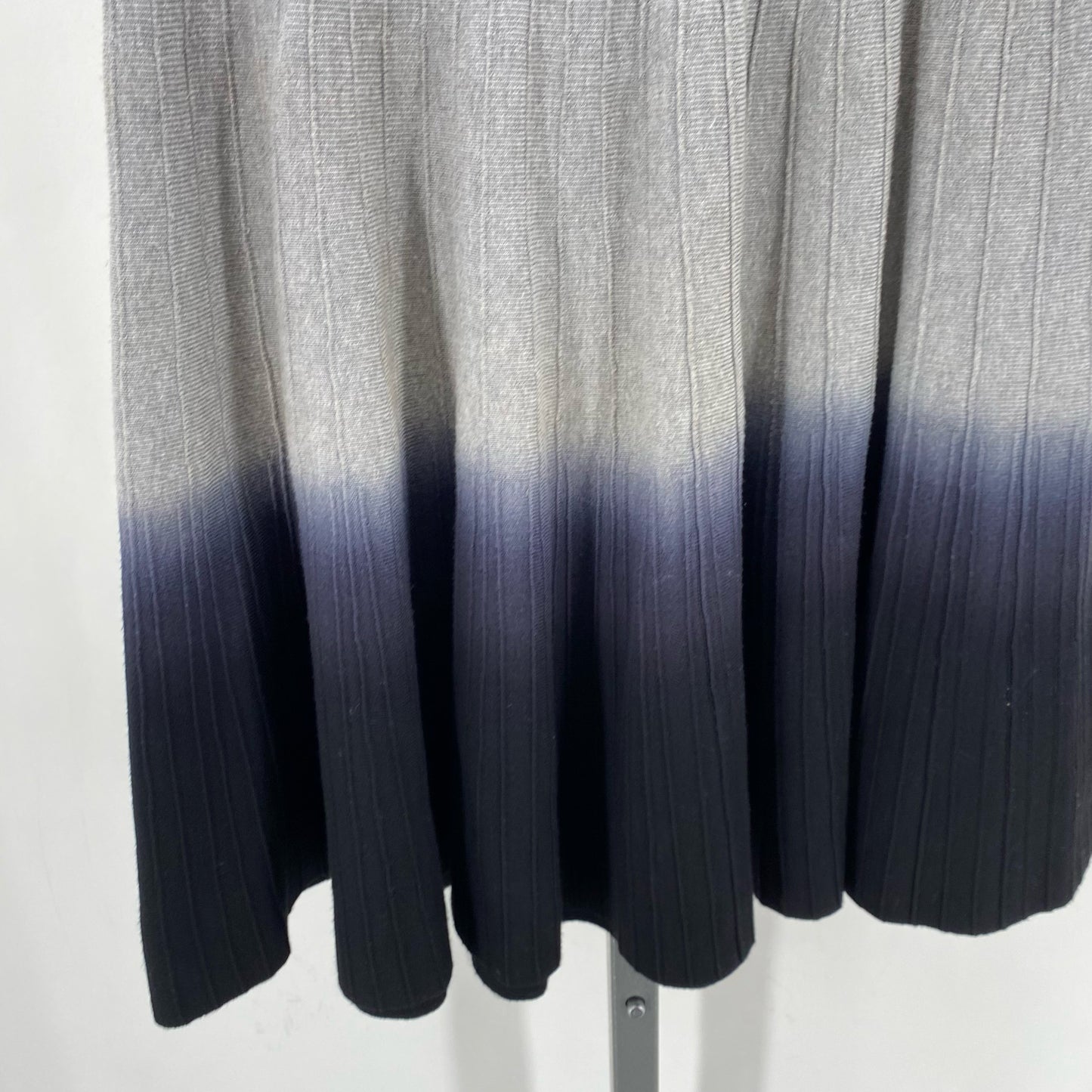 Size M CARMEN MARC VALVO Skirt