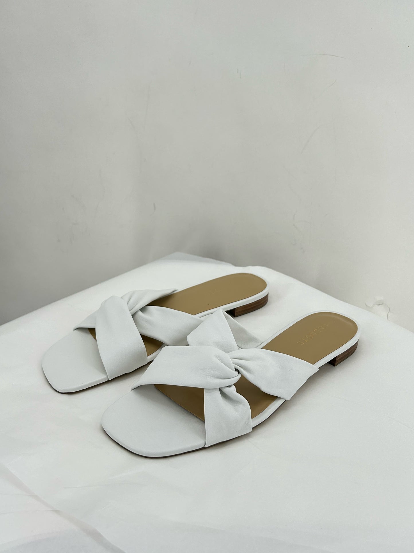 White W Shoe Size 10 TALBOTS Sandals