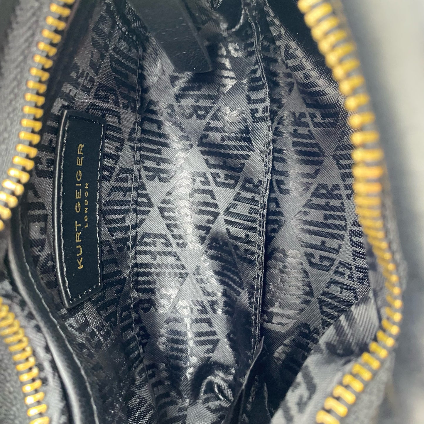 BLACK/WHITE KURT GEIGER Cross-body