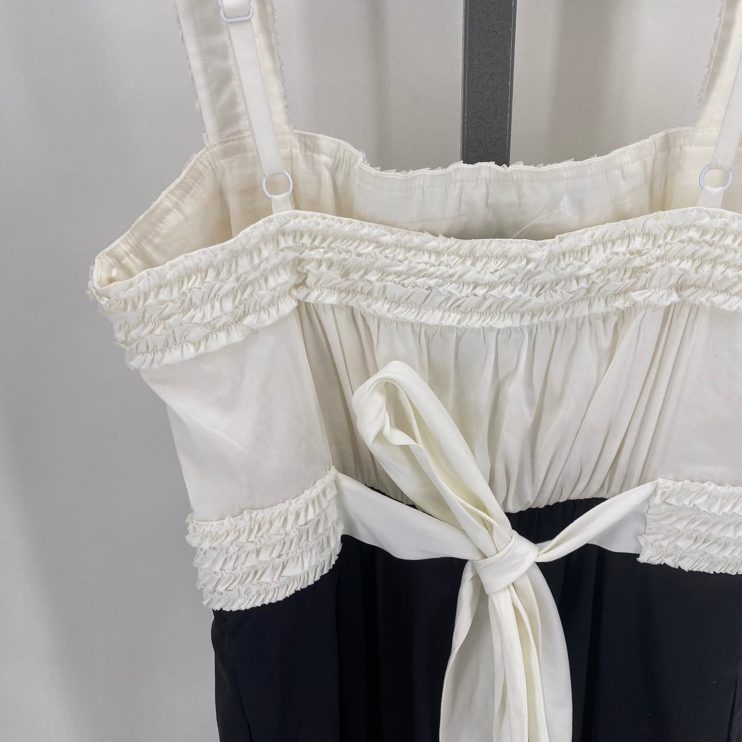 Size 4 BCBG MAXAZRIA BLOCKS Dress