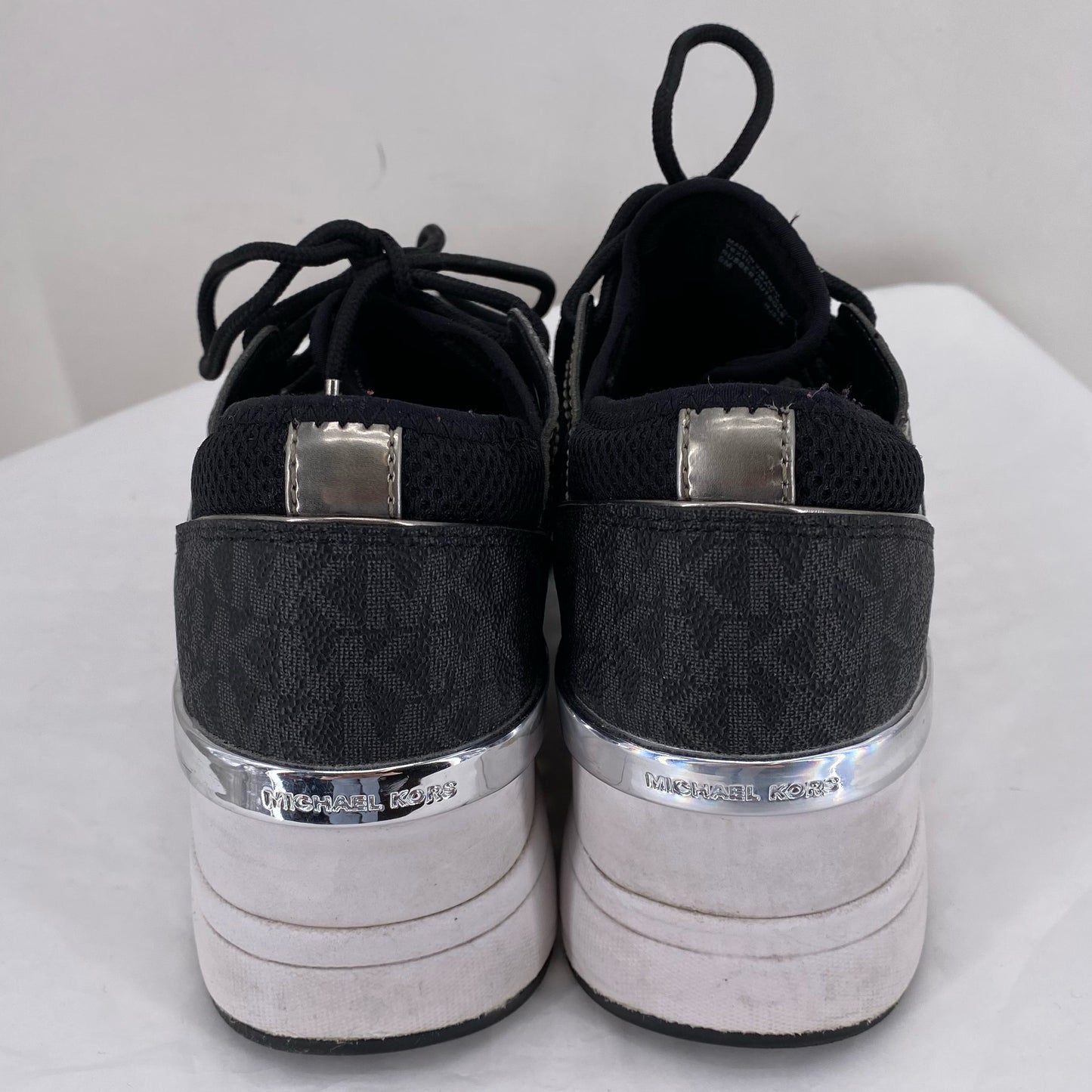 Black W Shoe Size 9 MICHAEL KORS Sneakers