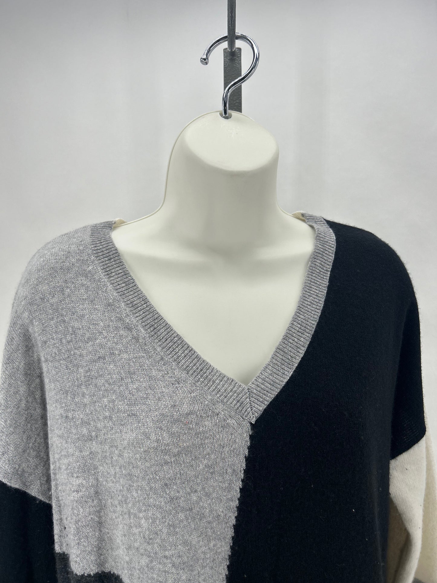 Size M WHITE + WARREN Cashmere Sweater