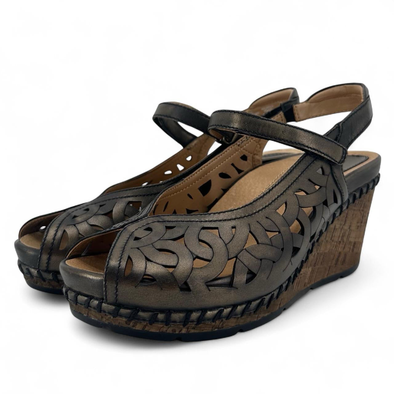 Bronze W Shoe Size 7.5 EARTH Sandals