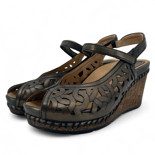Bronze W Shoe Size 7.5 EARTH Sandals