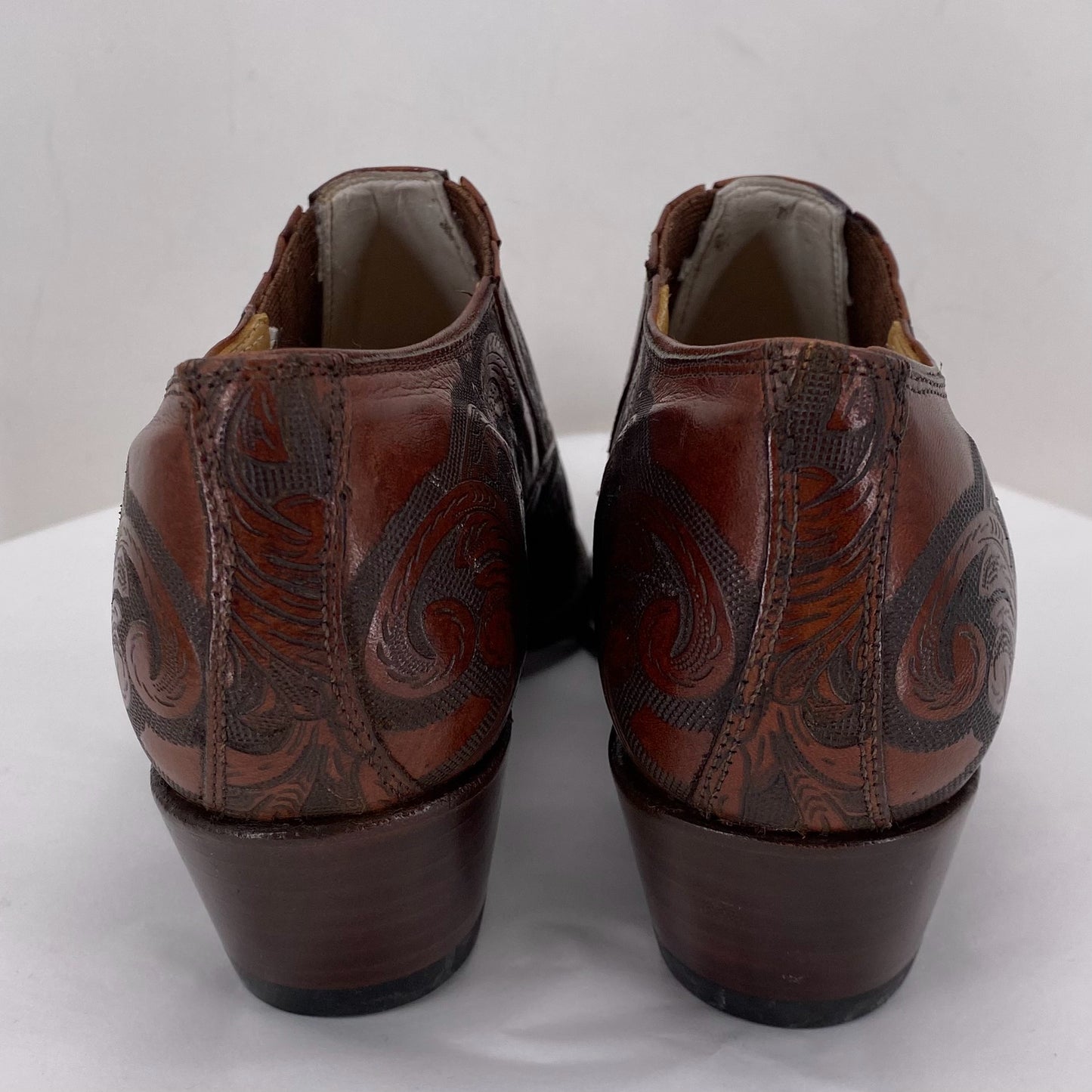 REDDISH BROWN W Shoe Size 7 CHARLIE HORSE shooties/booties