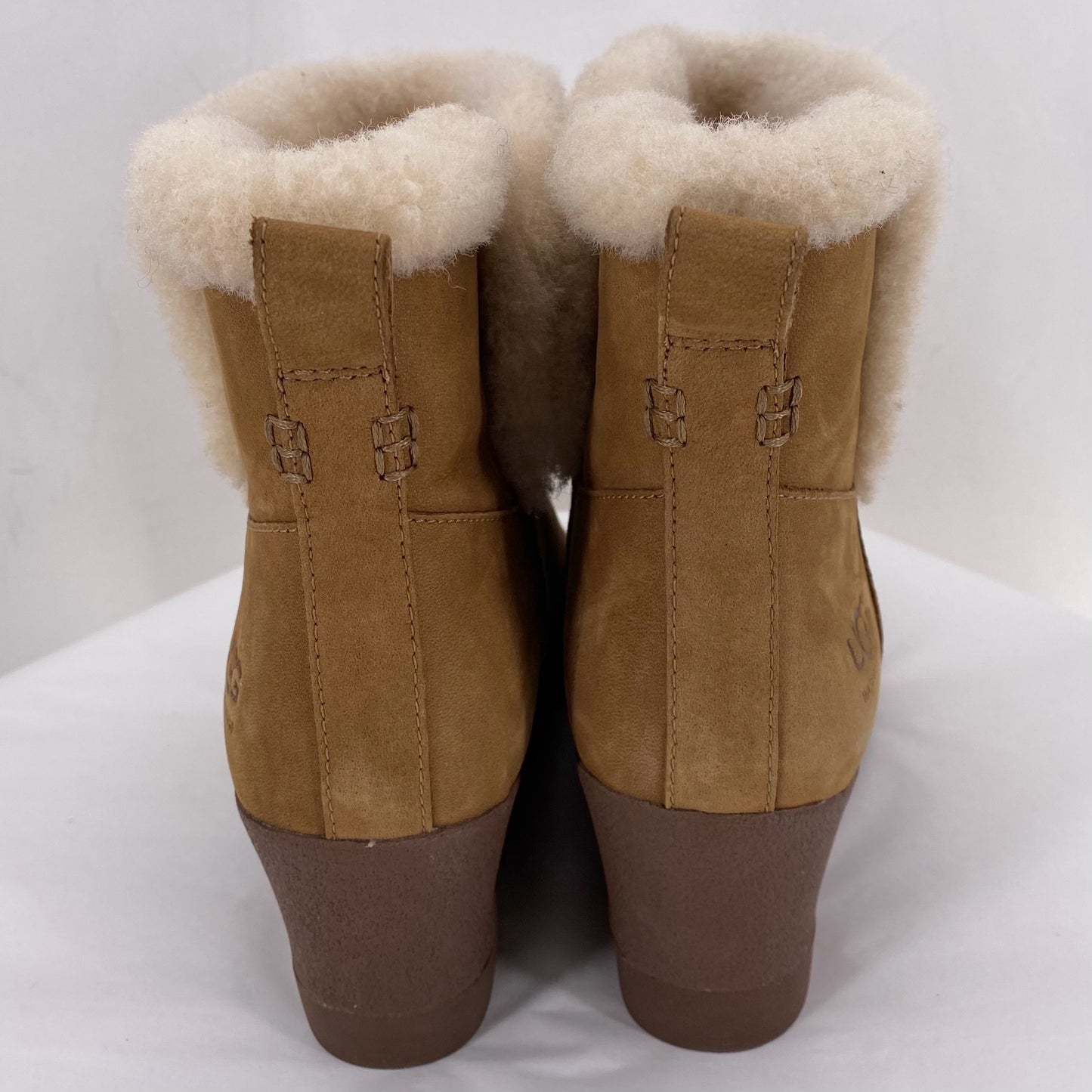 DARK TAN W Shoe Size 8 UGG Boots