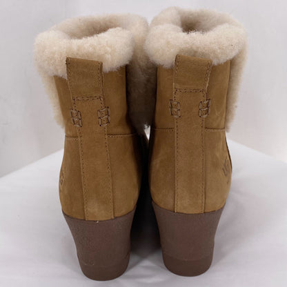 DARK TAN W Shoe Size 8 UGG Boots