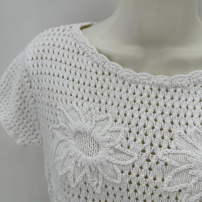 Size M LIZ CLAIBORNE FLOWERS Sweater