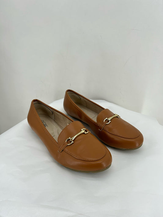 Tan W Shoe Size 10 Cliffs Loafer