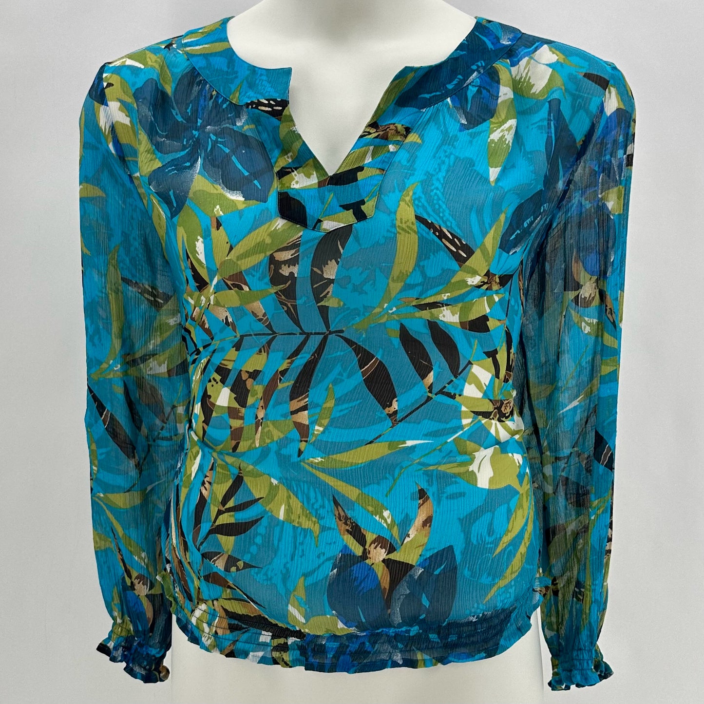 Size 2 CHICO'S FLOWERS Shirt