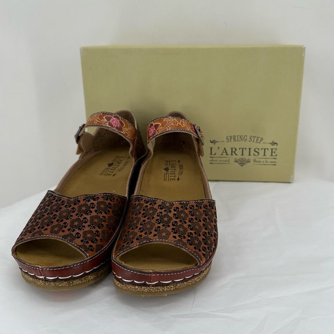 BROWN W Shoe Size 8.5 L'ARTISTE Sandals