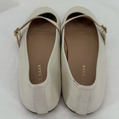off white W Shoe Size 7 COLE HAAN Flats