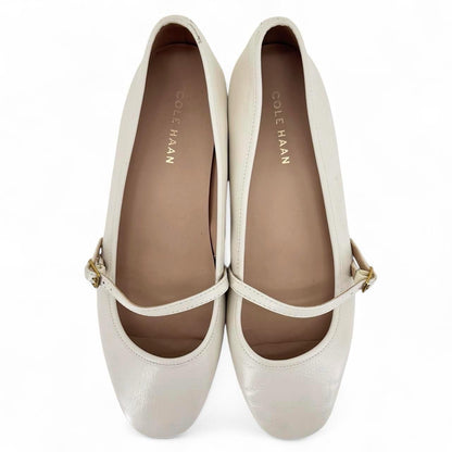 off white W Shoe Size 7 COLE HAAN Flats
