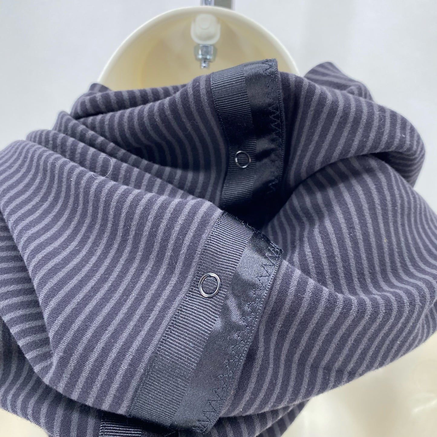 LULULEMON BLACK/GRAY Scarf