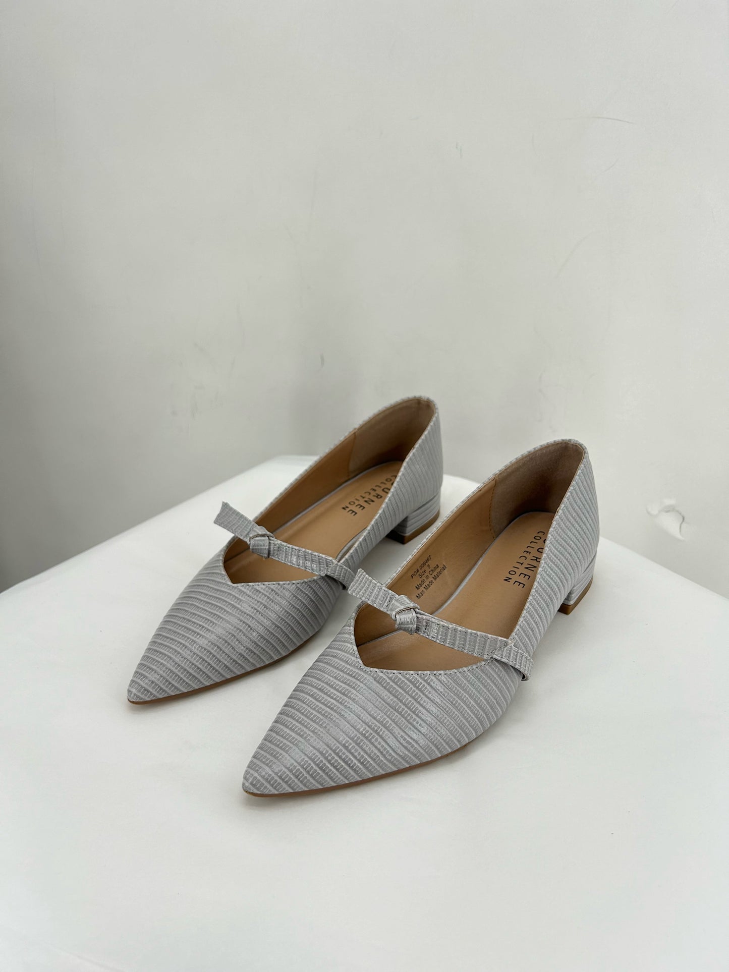 Gray W Shoe Size 9 JOURNEE COLLECTION Flats