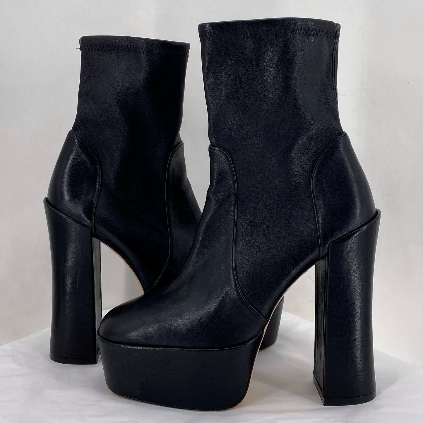 Black W Shoe Size 8 STUART WEITZMAN Boots