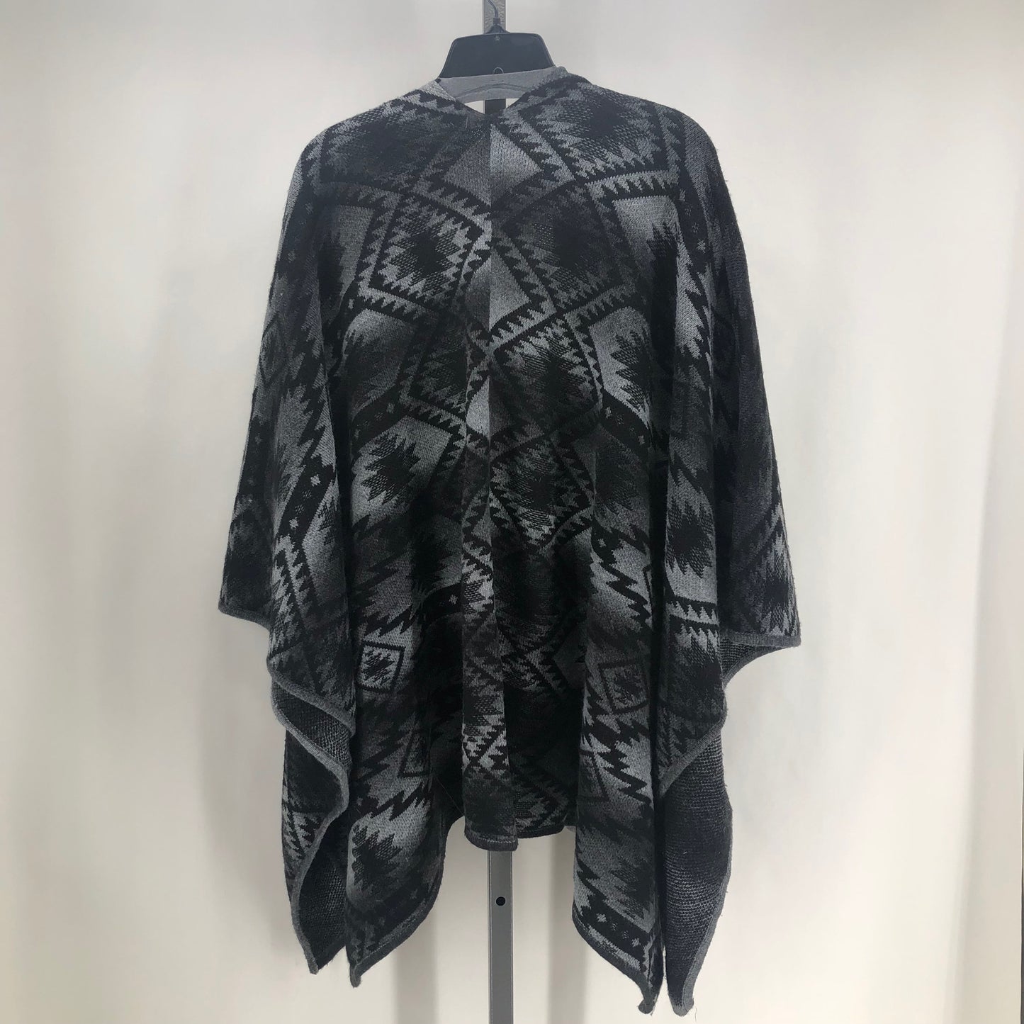 Size One Size NO TAG AZTEC Shawl