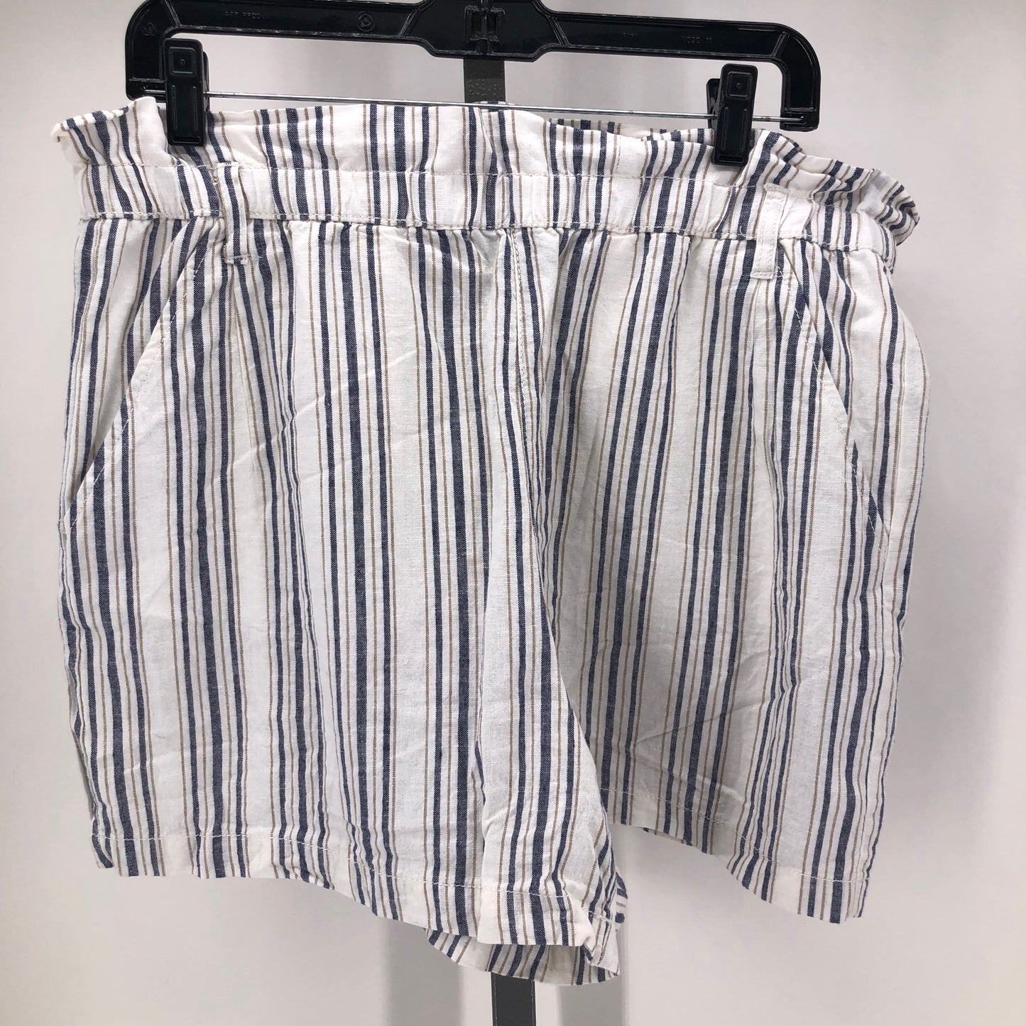 Size L ANA Stripe Shorts