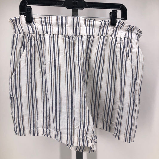 Size L ANA Stripe Shorts