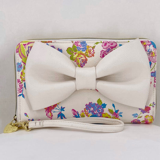 White Betsy Johnson Wristlet