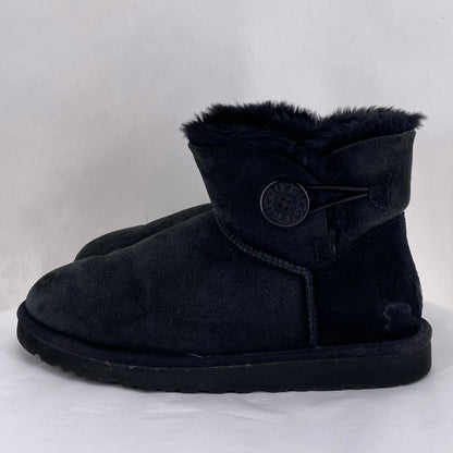 Black W Shoe Size 9 UGG Boots